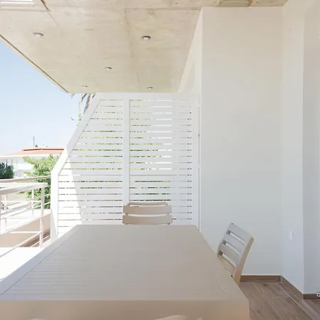 Amar V Appartamento Lechaio